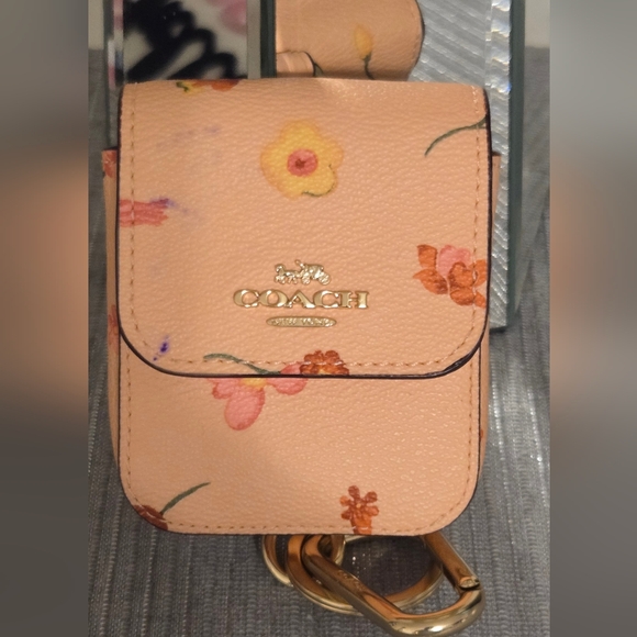 ​Coach Floral Print Leather AirPods Case / Bag Charm – Petal Pink **flawed** - Picture 3 of 11